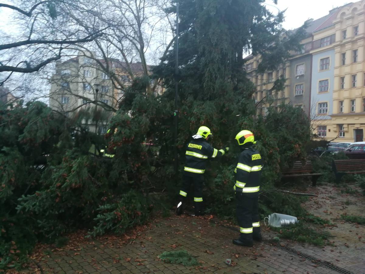 Zásah hasičů v JSDH MO Pardubice I. Náměstí Legií