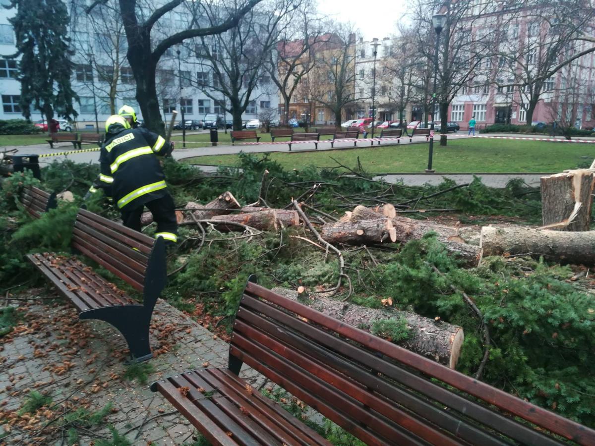 Zásah hasičů v JSDH MO Pardubice I. Náměstí Legií