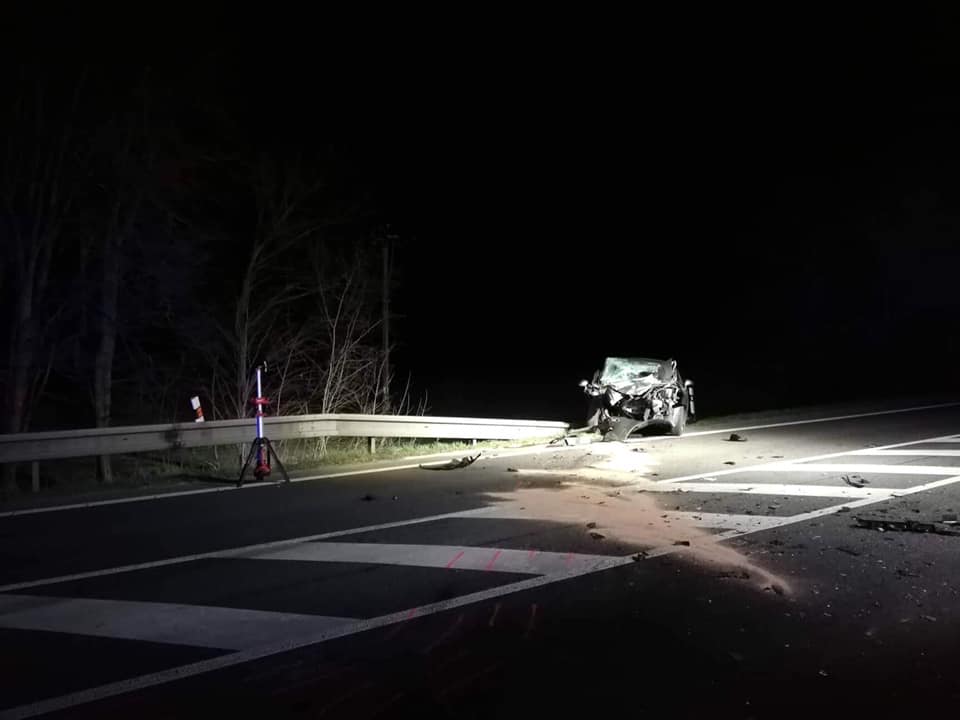 Nehoda autobusu a osobního vozu ve Slatiňanech | Foto JSDH Slatiňany