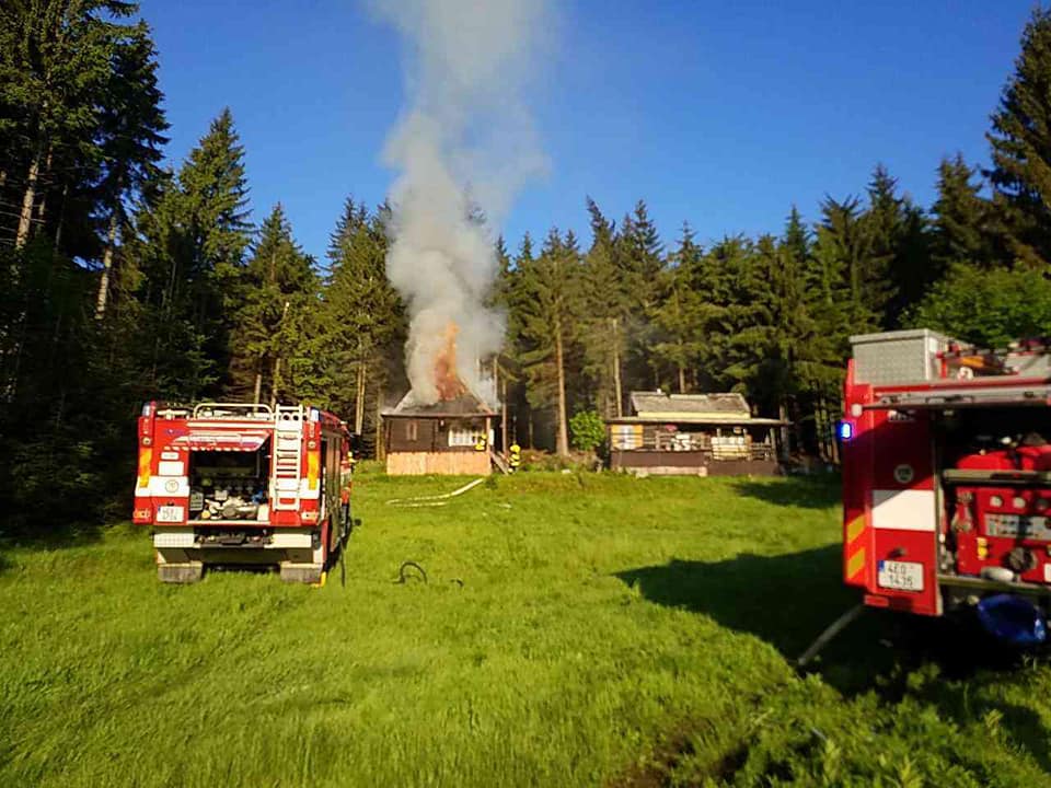 Požár chaty v Králíkách, části obce Horní Boříkovice