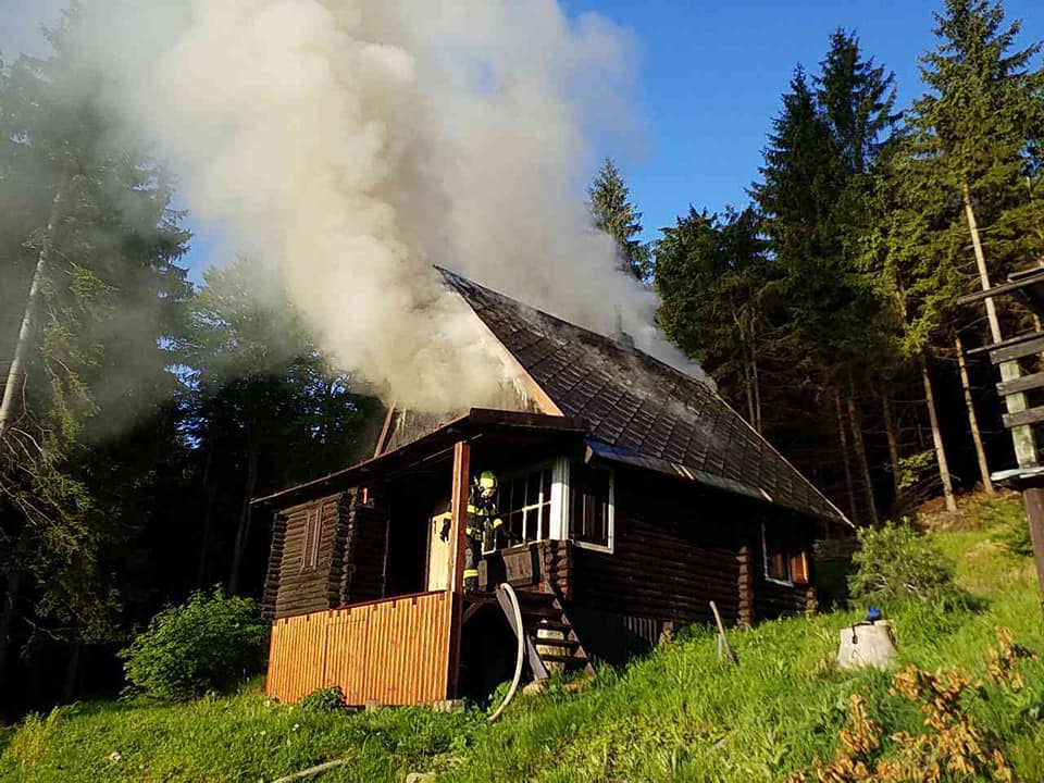 Požár chaty v Králíkách, části obce Horní Boříkovice