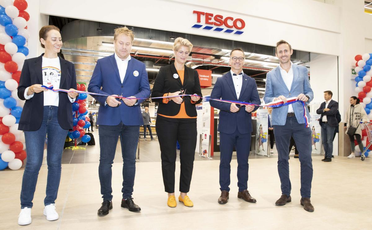 Tesco po třech letech opět otvírá obchod v Pardubicích