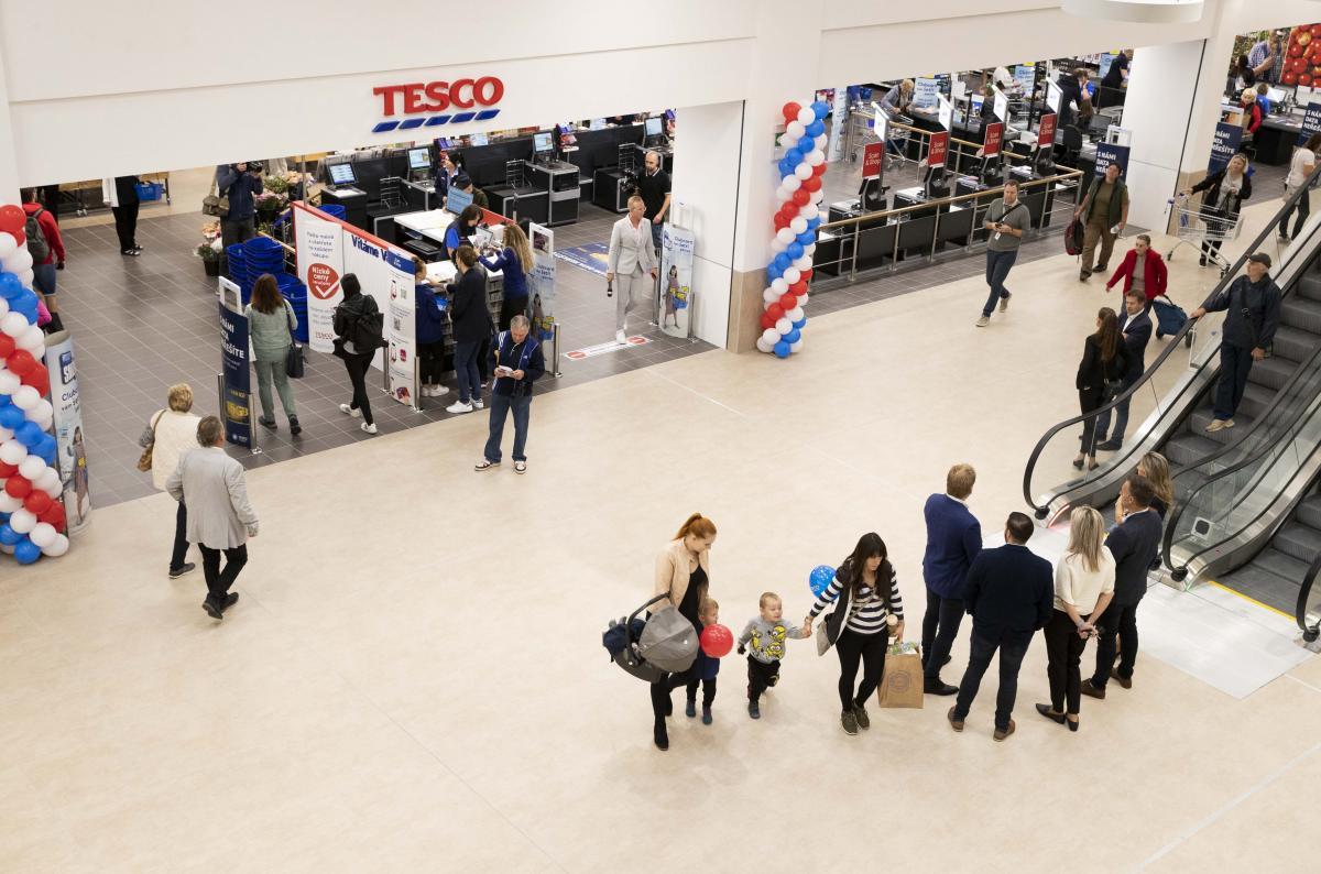 Tesco po třech letech opět otvírá obchod v Pardubicích