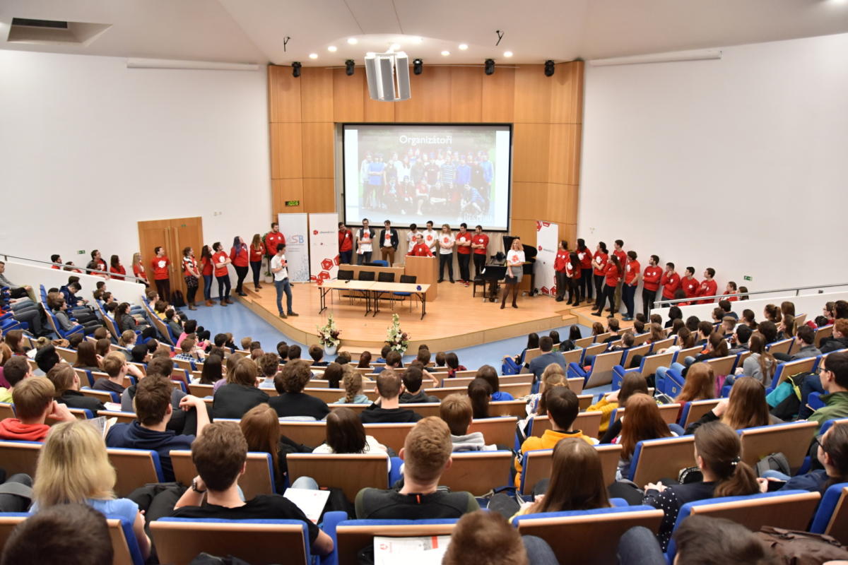 Univerzita hostila stovky středoškoláků. Ti přijeli soutěžit na Chemiklání