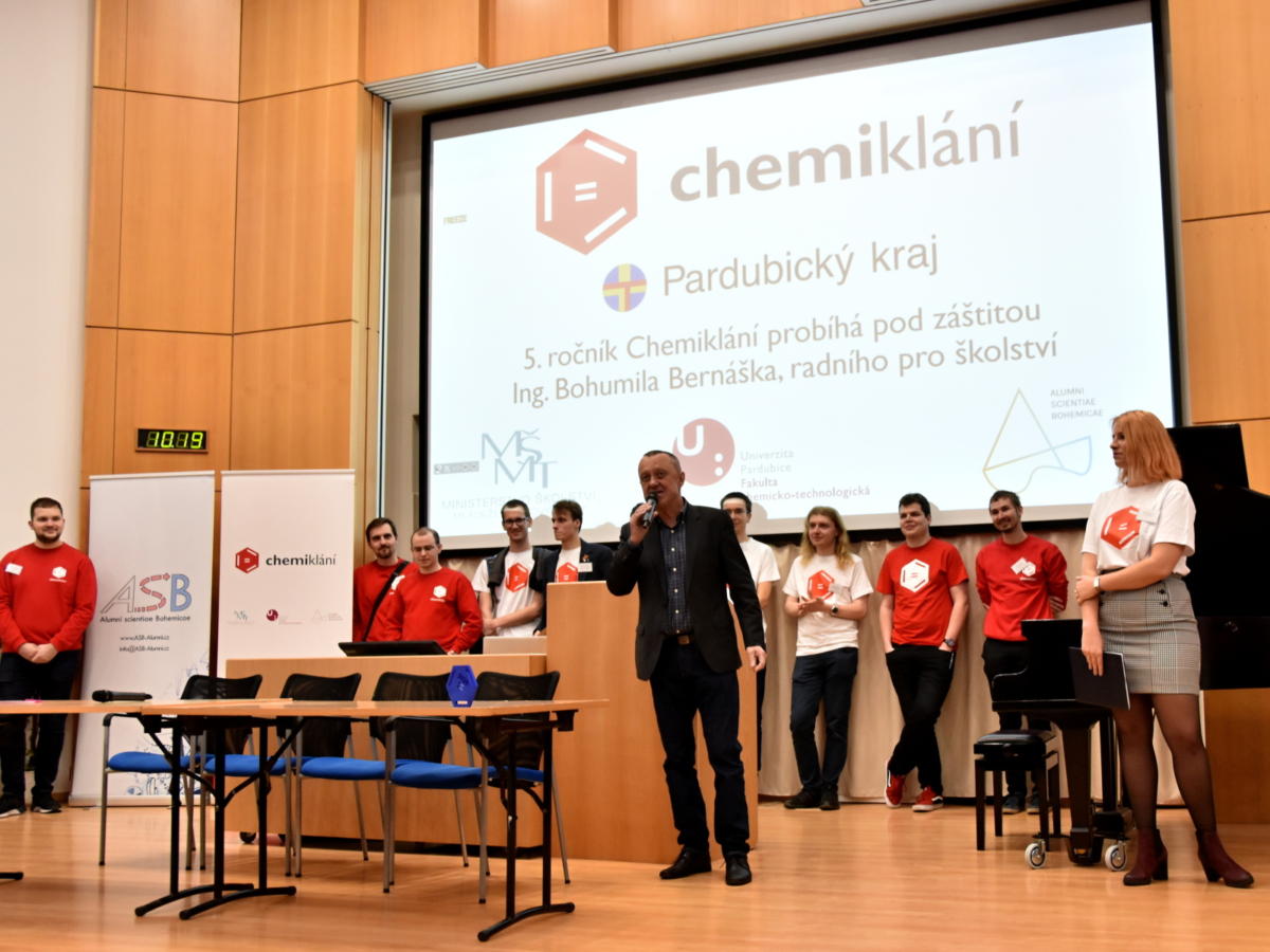 Univerzita hostila stovky středoškoláků. Ti přijeli soutěžit na Chemiklání