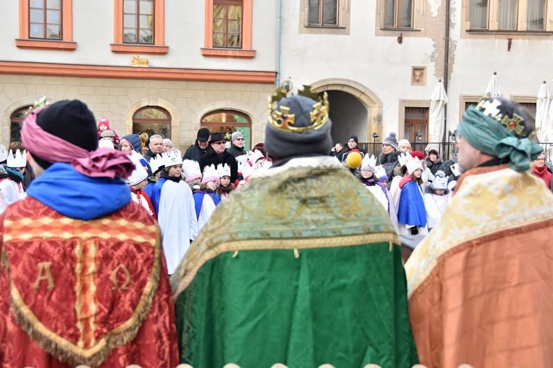 Tříkrálová sbírka v Pardubickém kraji začala na Pernštýnském náměstí