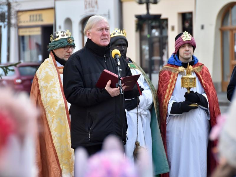 Tříkrálová sbírka v Pardubickém kraji začala na Pernštýnském náměstí