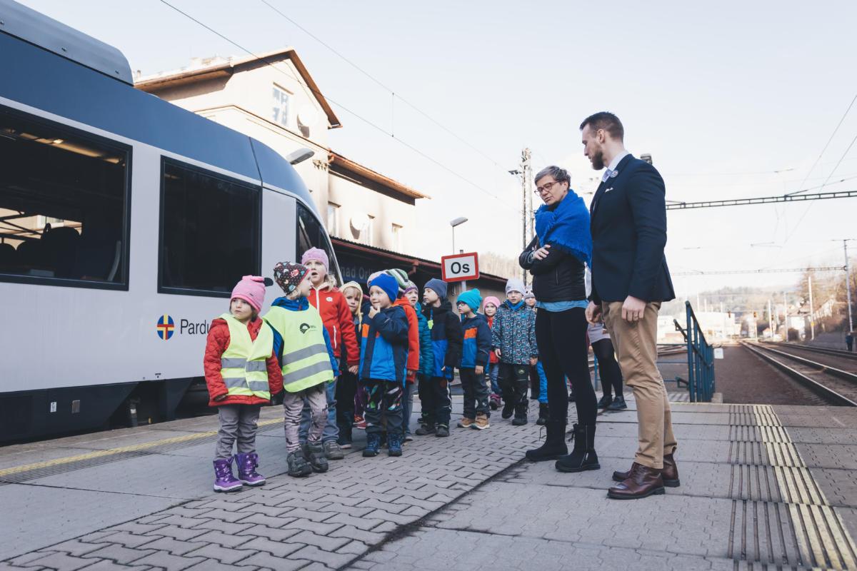 Nové vlaky Leo Express pro Orlicko si prohlédly stovky lidí.