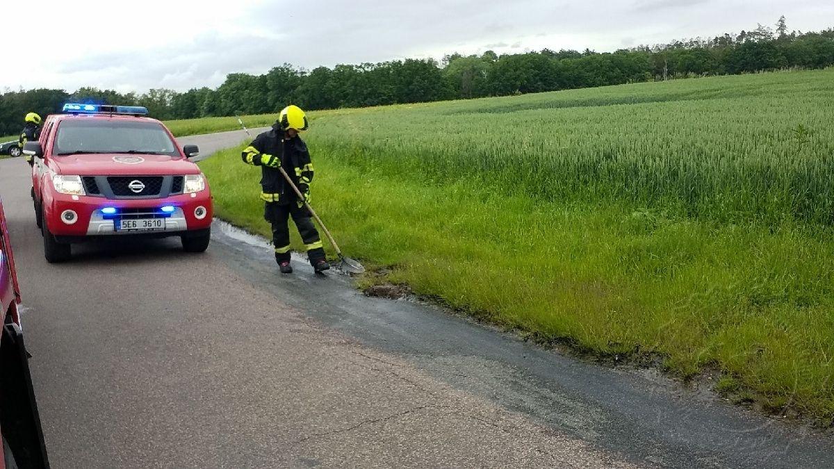 Řidička stačila vozidlo včas opustit.