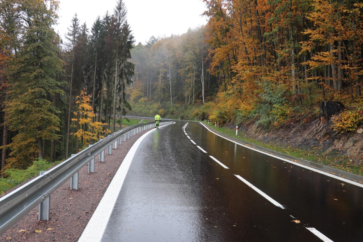 Kraj dokončil opravu náročného lesního úseku z Hrádku směrem na Choceň