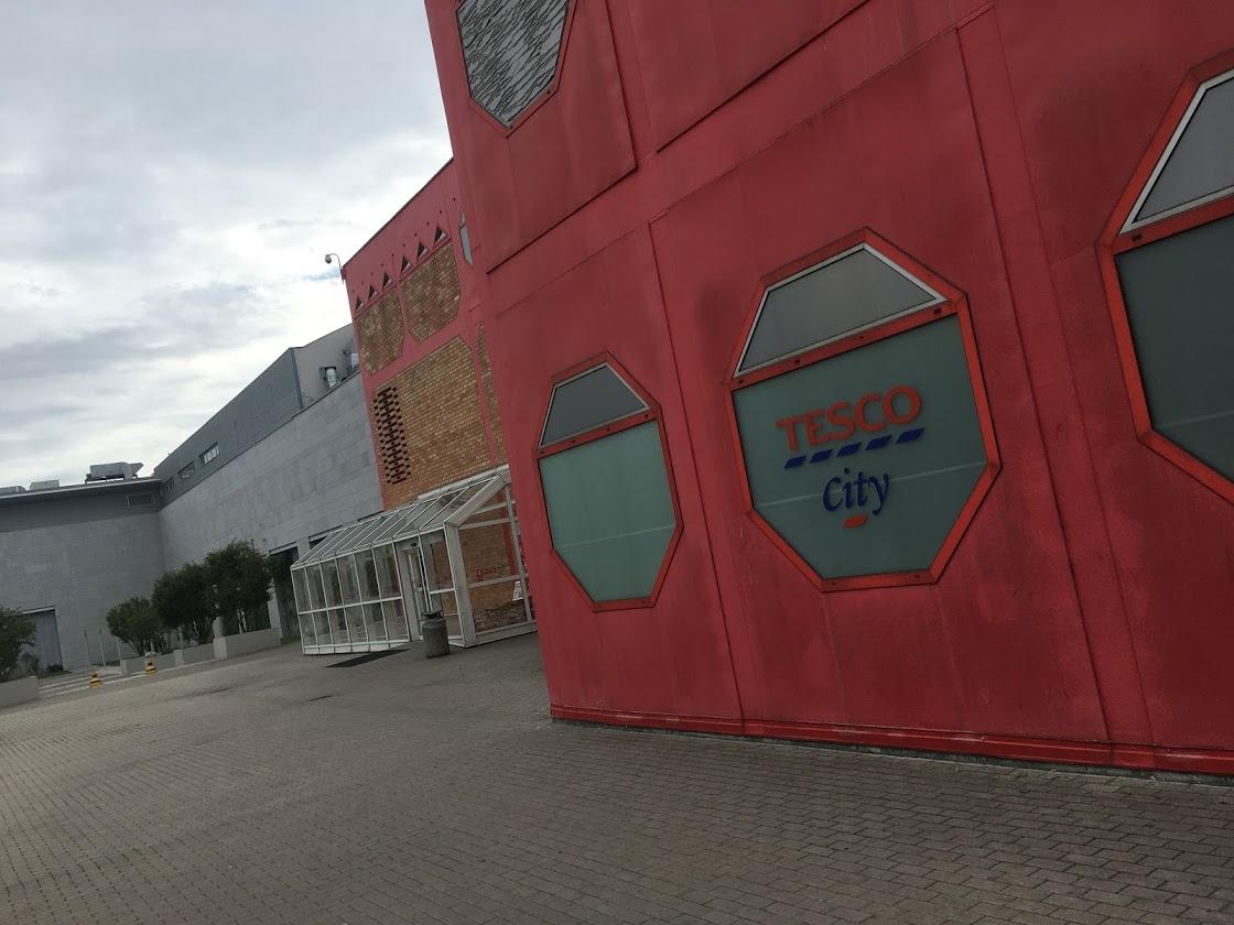 TESCO City / bývalý obchodní dům PRIOR Pardubice