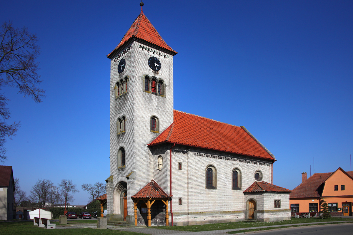 Kostel sv. Vojtěch, Dolany