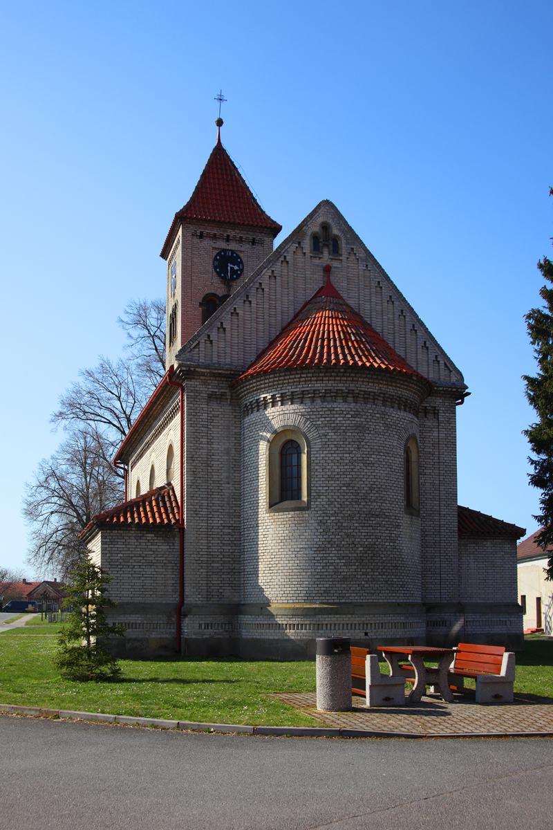 Kostel sv. Vojtěch, Dolany