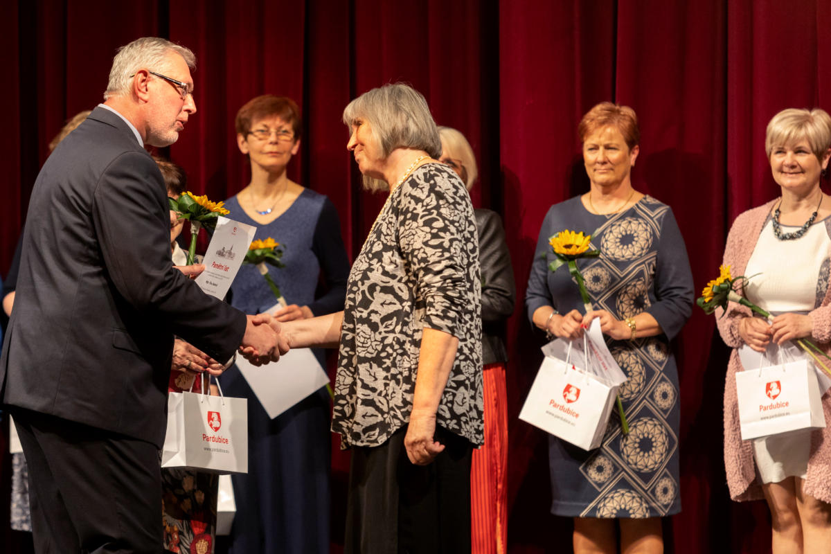 Pardubice ocenily další nej pedagogy | Foto: Tomáš Kubelka