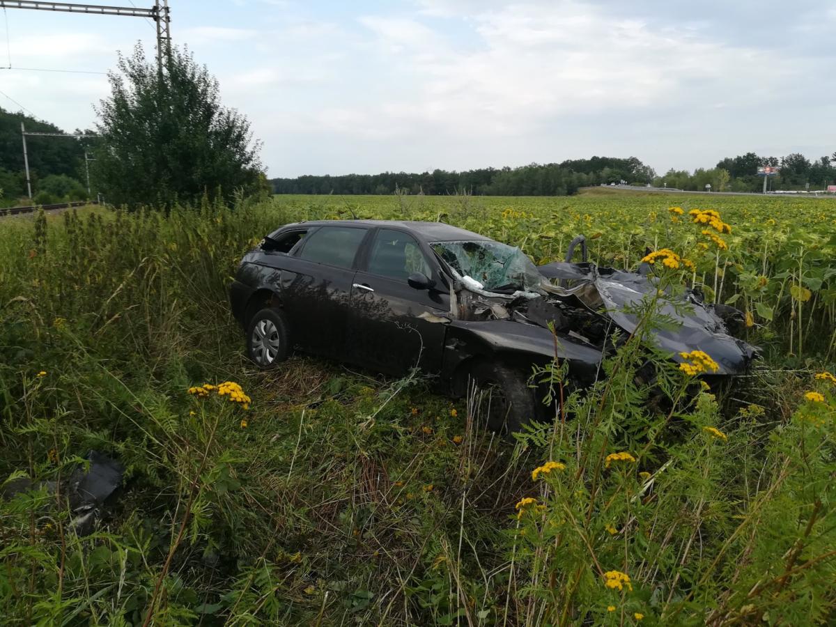 Vážná dopravní nehoda se stala na železničním přejezdu bez závor u obce Stéblová / Foto: Policie ČR