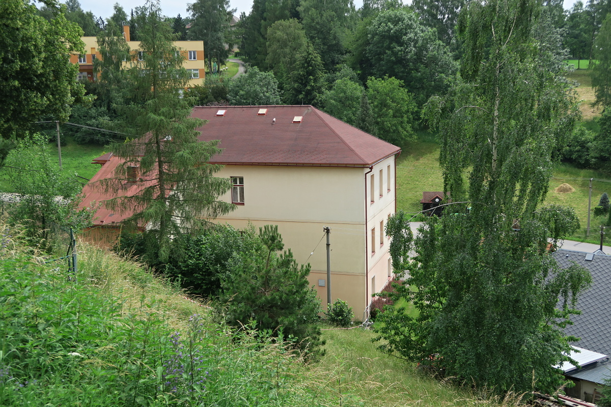 Pohled na školu