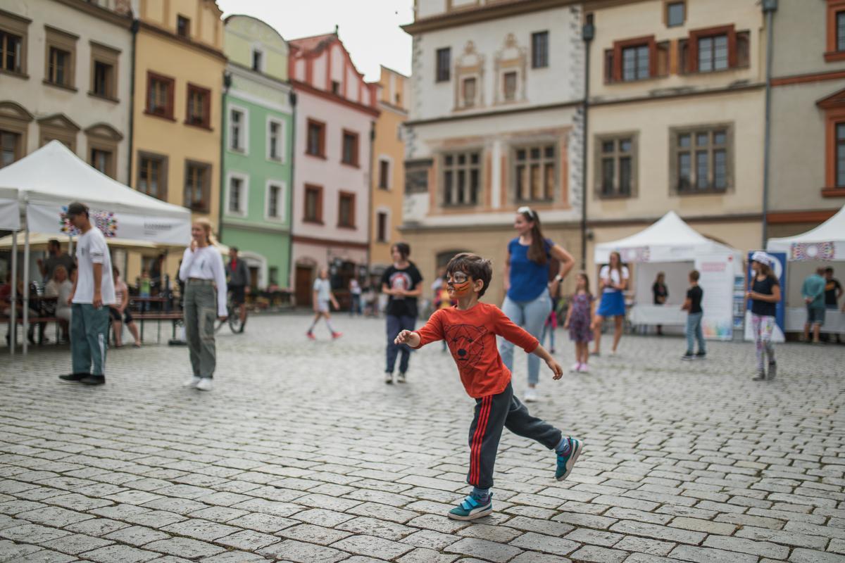 Předsedáme Evropě. Pardubické Pernštýnské náměstí hostilo akci, která přiblížila aktuální roli Česka v Unii