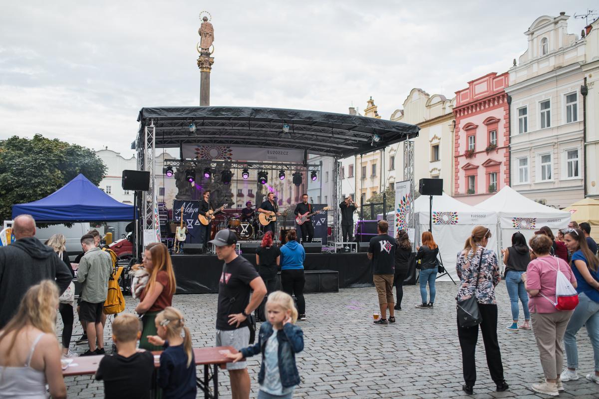 Předsedáme Evropě. Pardubické Pernštýnské náměstí hostilo akci, která přiblížila aktuální roli Česka v Unii