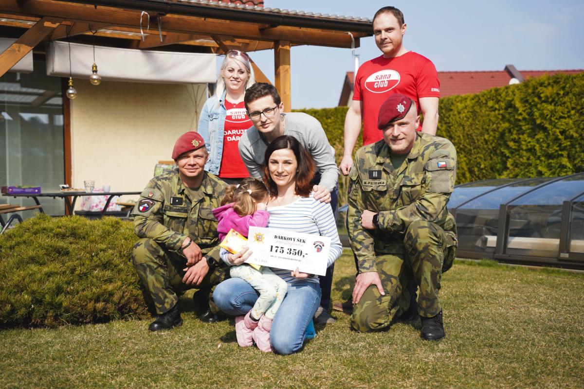 Chrudimští výsadkáři vyhlásili charitativní únor na pomoc Sofince...