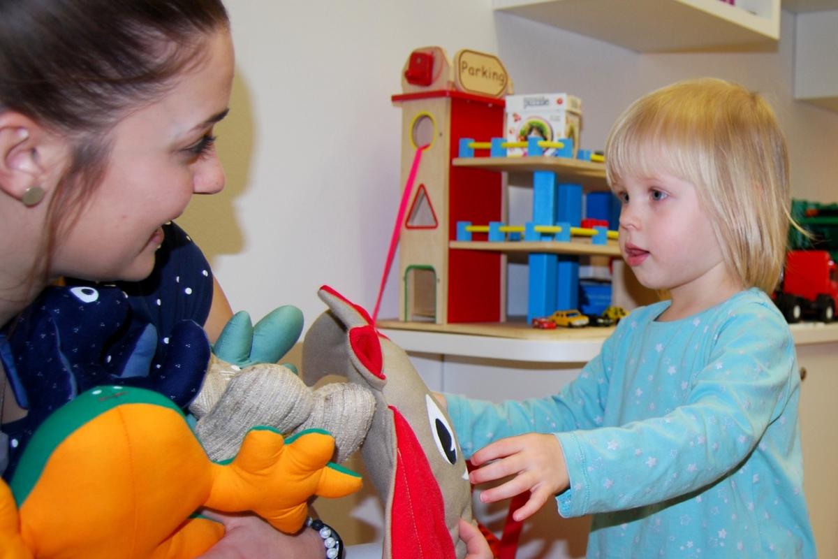 V den mikulášské nadílky dostaly děti hospitalizované na dětské chirurgii Pardubické nemocnice ručně šité hračky z pardubické věznice.