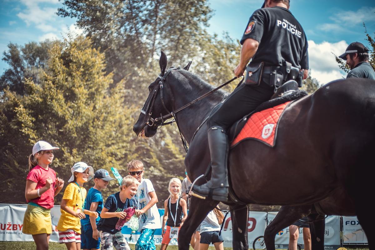 Se strážníky ve Sportovním parku Pardubice