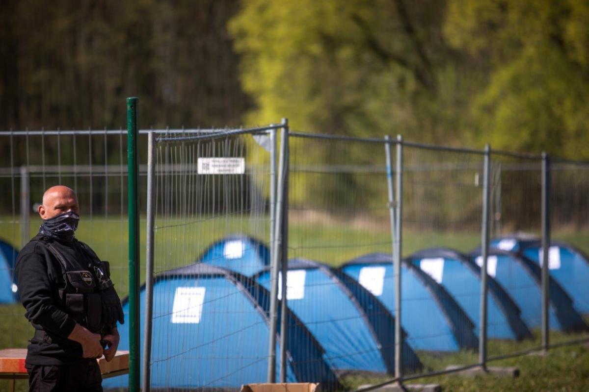 Lidé bez domova najdou ode dneška azyl ve stanovém městečku