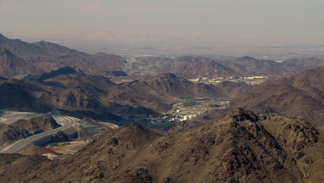 Letištní systém, který sleduje provoz v okolí letiště Fujairah, byl navíc první systém svého druhu nejen v tomto pouštním státě, ale na celém Středním východě. 